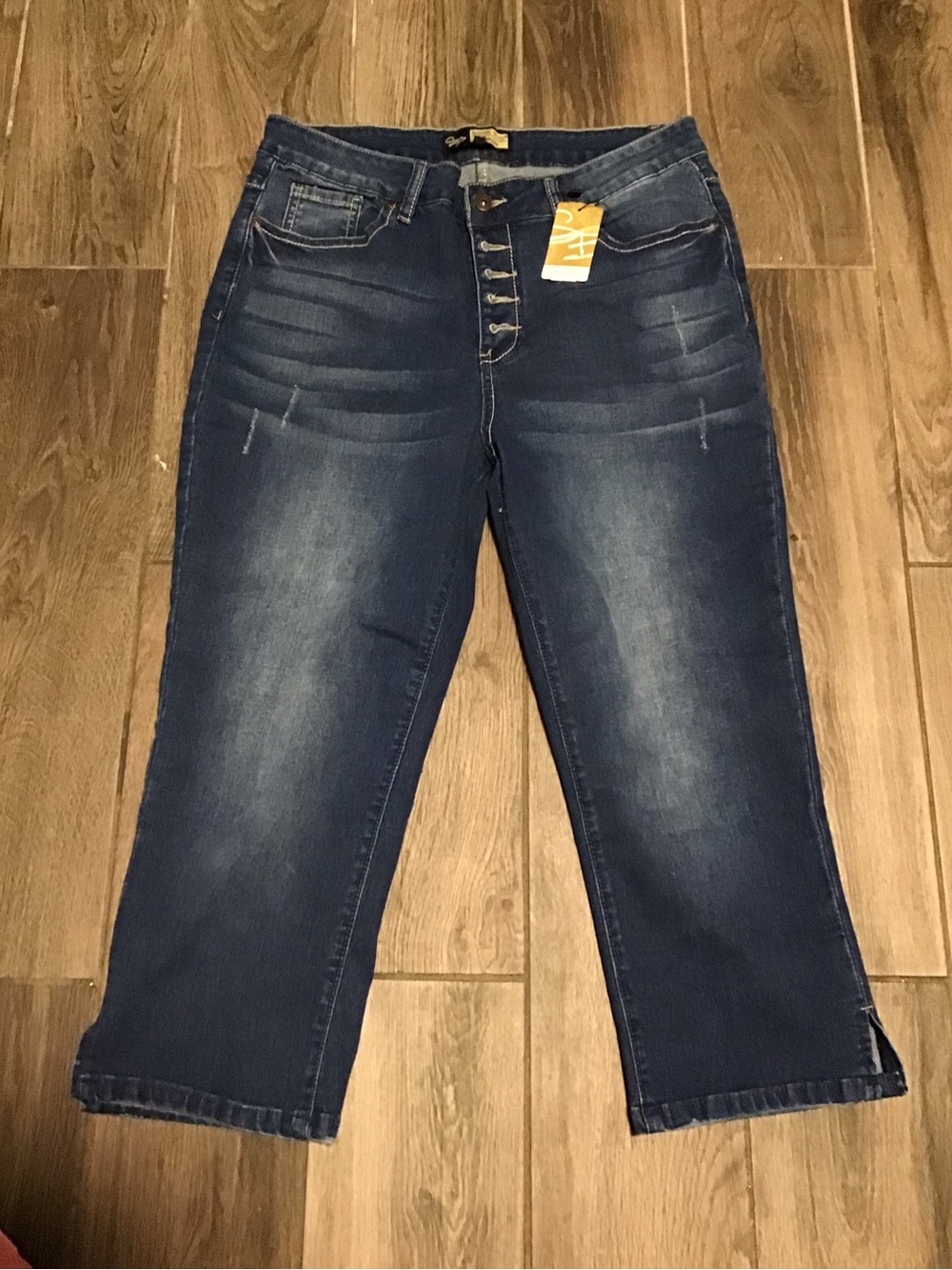NWT! Suzanne Betro Dark Indigo Hi-Rise Capris with Button-Fly - Picture 3 of 8